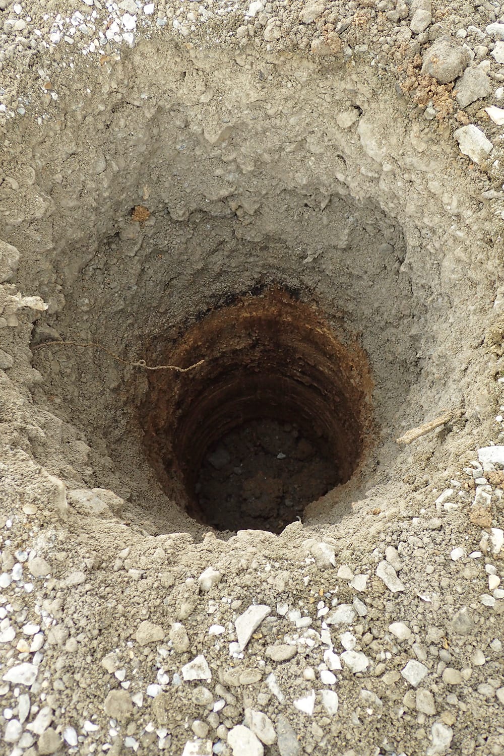 砕石パイル置換工法（ハオスピード工法）掘削穴