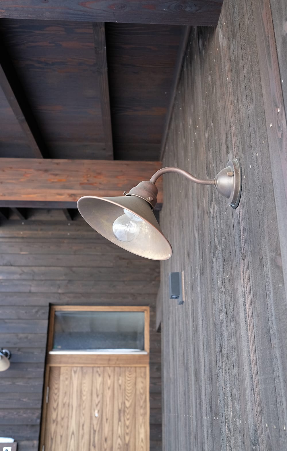 真鍮製の外灯ランプ