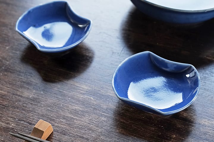 古伊万里の瑠璃釉の分銅型豆皿（小皿）