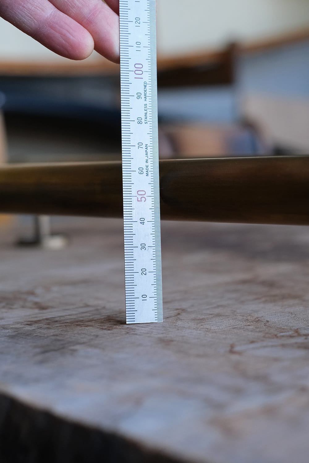 真鍮ハンドルのバー直径2.5センチ空き4.0センチ