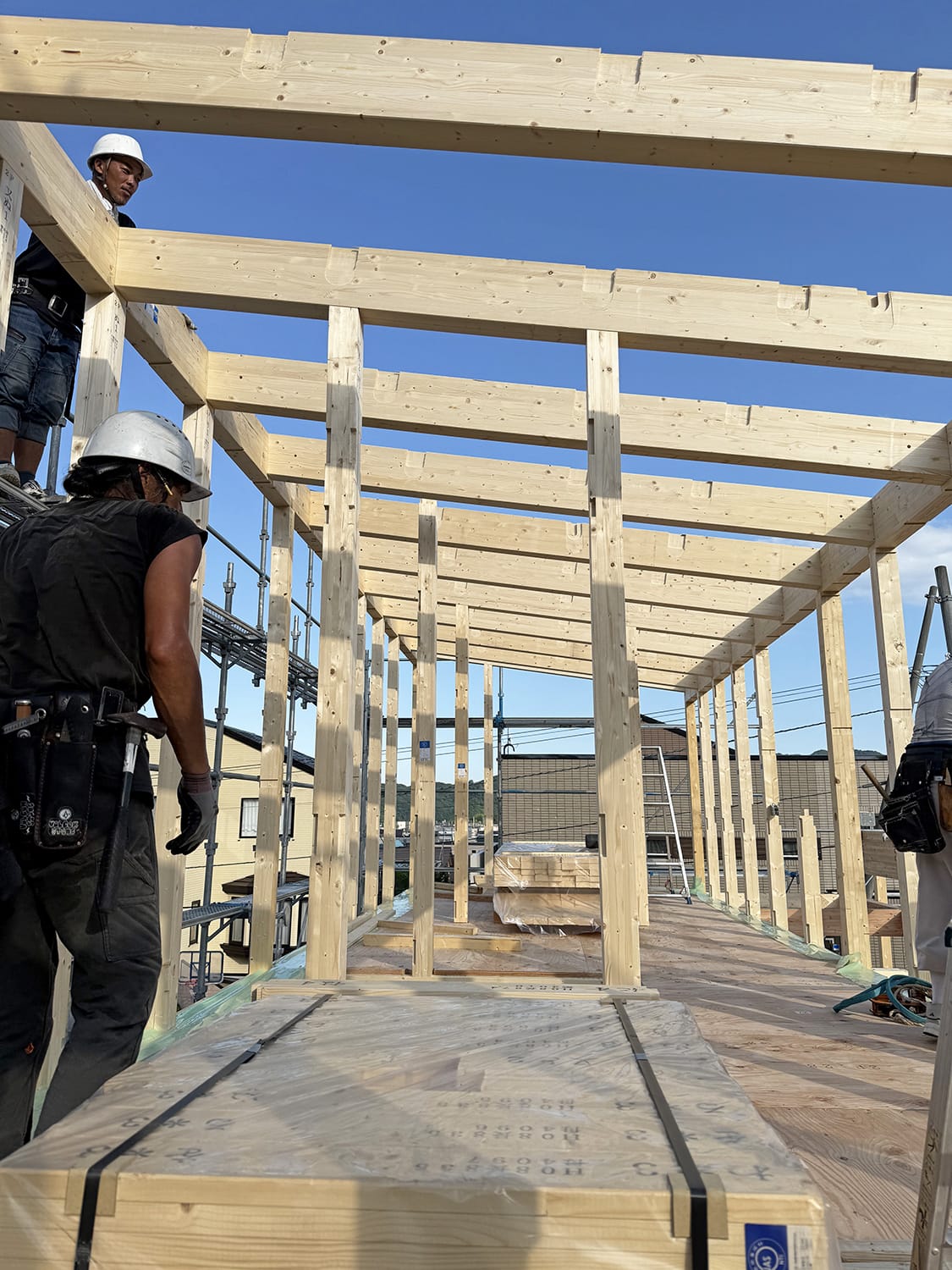 登り梁が連続する木造住宅の梁組み