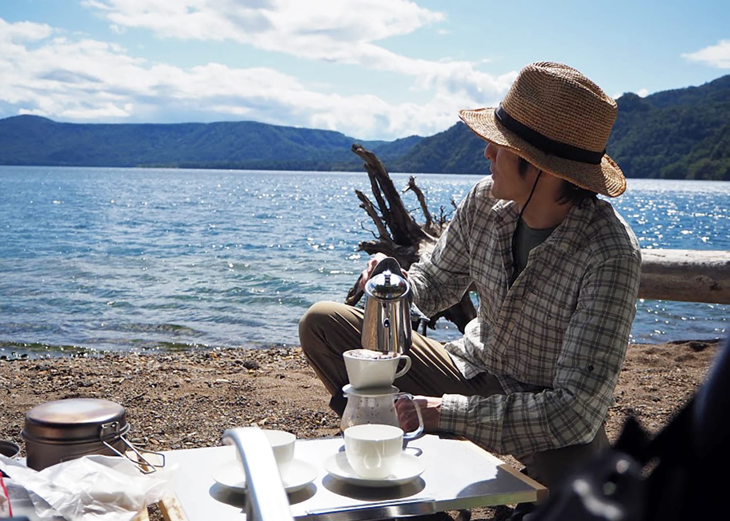 支笏湖オコタンでコーヒーを淹れる
