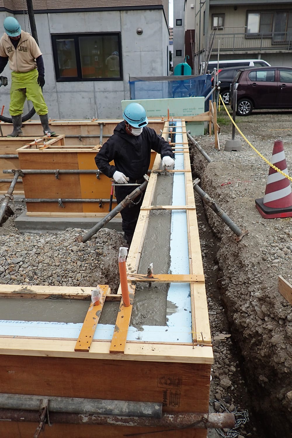 一戸建て住宅の基礎コンクリート布部分のコンクリート打設